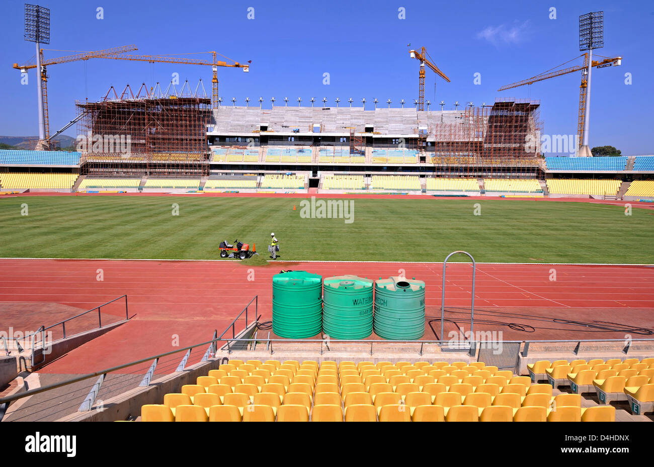 Voir dans le site de construction du Royal Bafokeng stadium de Rustenburg, Afrique du Sud, le 25 novembre 2008. Le stade doit être un lieu à la fois pour la Coupe des Confédérations 2009 et la Coupe du Monde FIFA 2010 en Afrique. Photo : Gero Breloer Banque D'Images