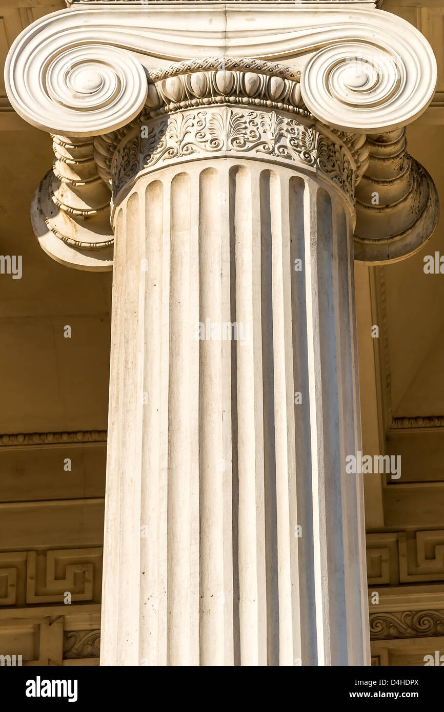 Colonne ionique Banque D'Images