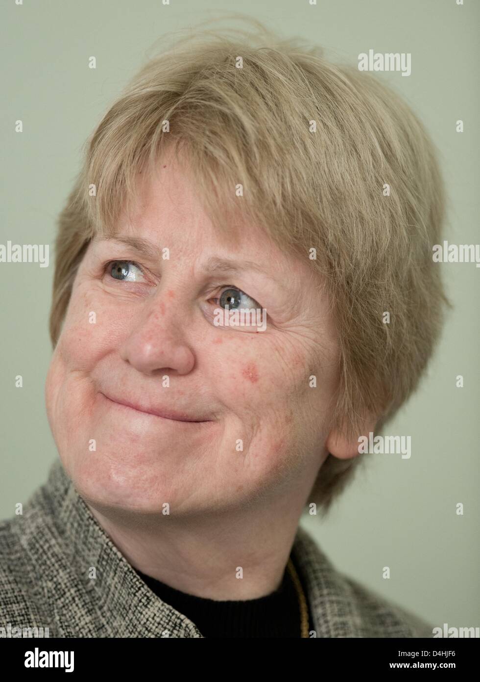 L'US-américain, le professeur Mary-Claire King pose pour des photographies comme elle sera décerné le prix Paul Ehrlich et Ludwig Darmstaedter de Francfort, Allemagne, le 14 mars 2013. Le généticien de l'Université de Washington à Seattle est honorée pour ses remarquables réalisations en recherche dans le domaine de la génétique humaine. Les Paul Ehrlich et Ludwig Darmstaedter Prix est remis chaque année pour des enquêtes en médecine et est doté de 60 000 euros. Photo : BORIS ROESSLER Banque D'Images