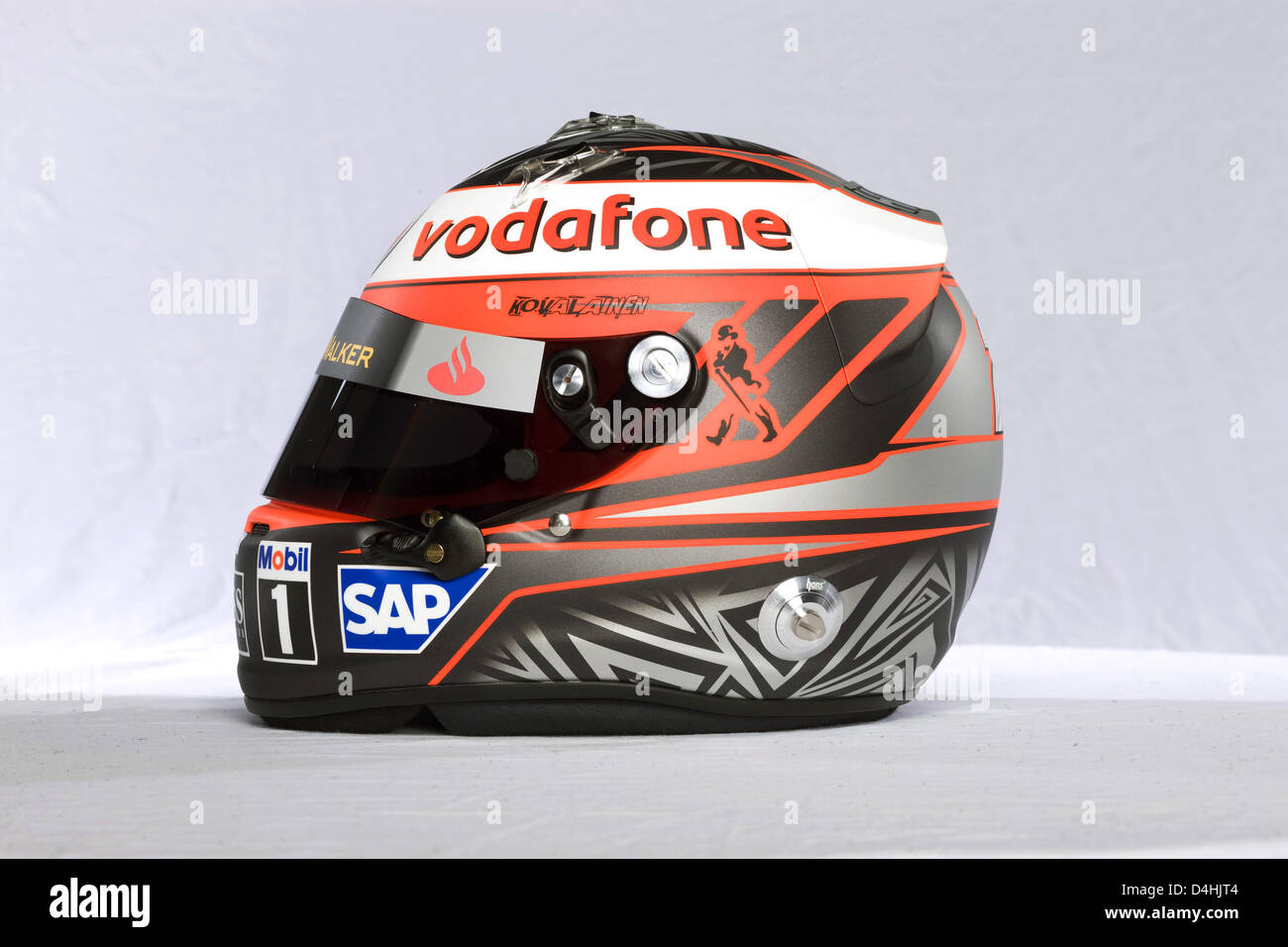 La photo non datée montre le casque du pilote de formule 1 finlandais Heikki  Kovalainen de McLaren Mercedes. Photo : McLaren Mercedes Photo Stock - Alamy