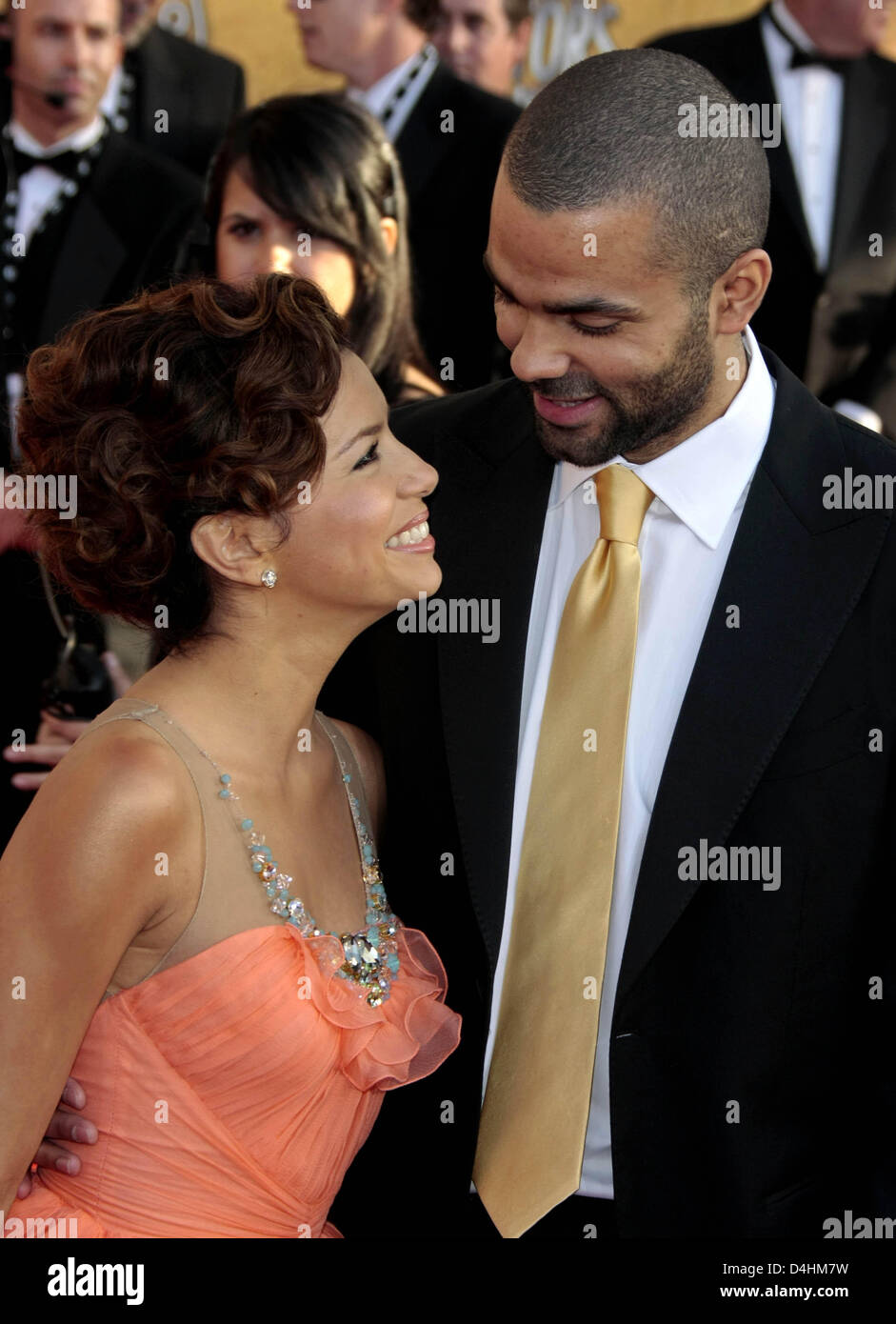 Actrice Eva Longoria Parker et son mari Tony Parker arrive à la 15e Conférence annuelle de l'Acteur Écran Guild Awards Au Shrine Auditorium à Los Angeles, USA, 25 janvier 2009. Screen Actors Guild Awards sont remis aux lauréats dans cinq et huit heures de film catégories. Photo : Hubert Boesl Banque D'Images