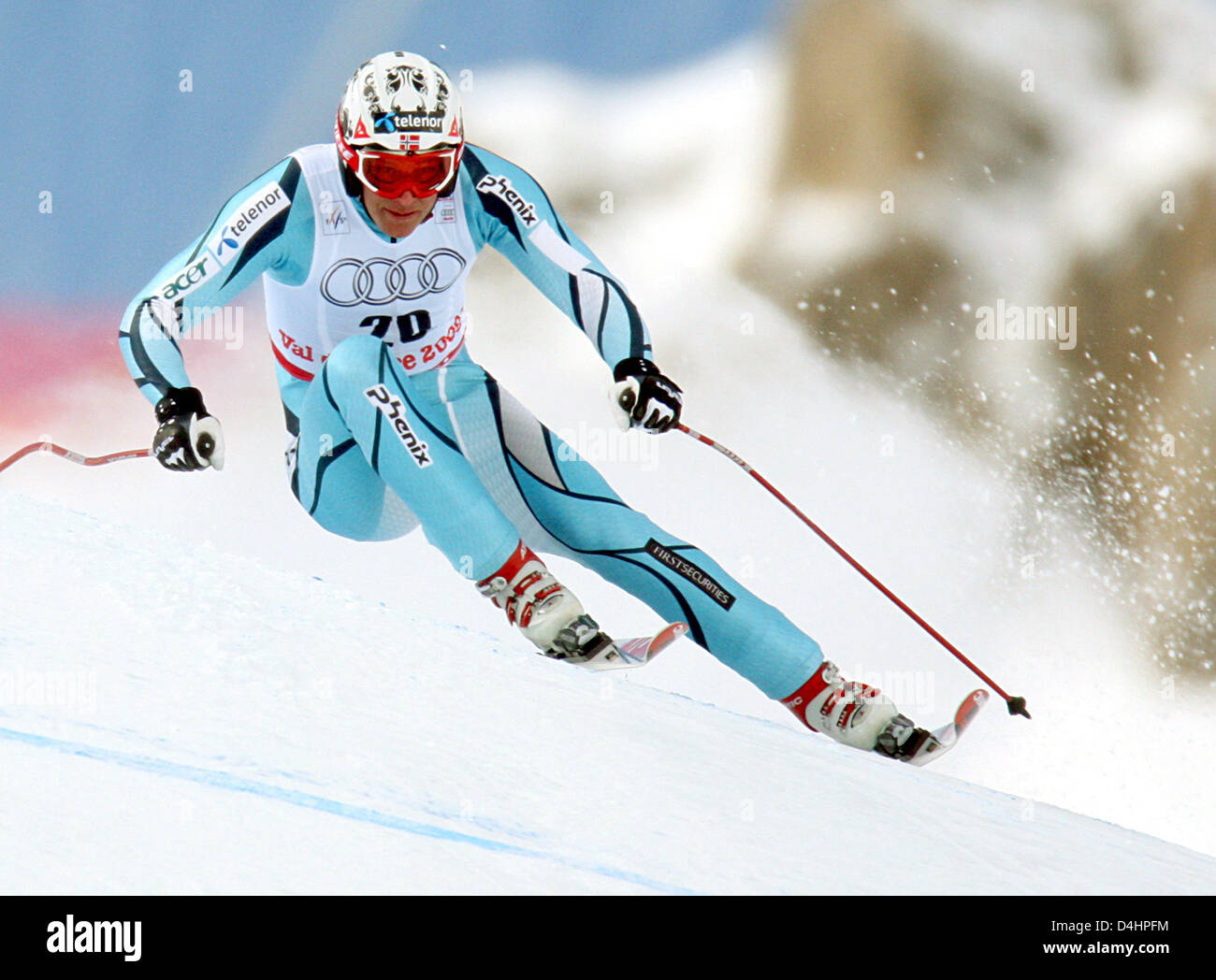 La Norvège ?s Aksel Lund Svindal en action pendant la descente hommes au  Championnat du Monde de Ski Alpin à Val d'Isère, France, 06 février 2009.  Photo : Karl-Josef Opim Photo Stock -