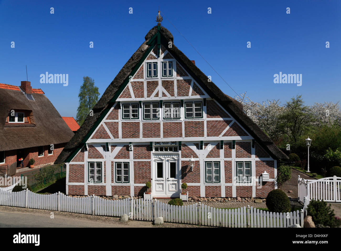 Altes Land, ferme à fleuve Luehe, Steinkirchen, Basse-Saxe, Allemagne Banque D'Images