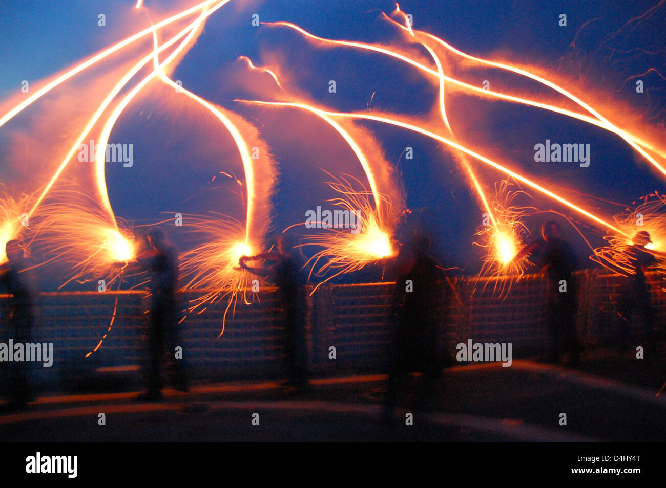 IT1 Gabriel Pierce de la Garde côtière américaine remporte la troisième place au concours annuel de photos de la Garde côtière. Son mémoire souligne la compétence et le dévouement du personnel de la Garde côtière dans leurs opérations quotidiennes. Banque D'Images
