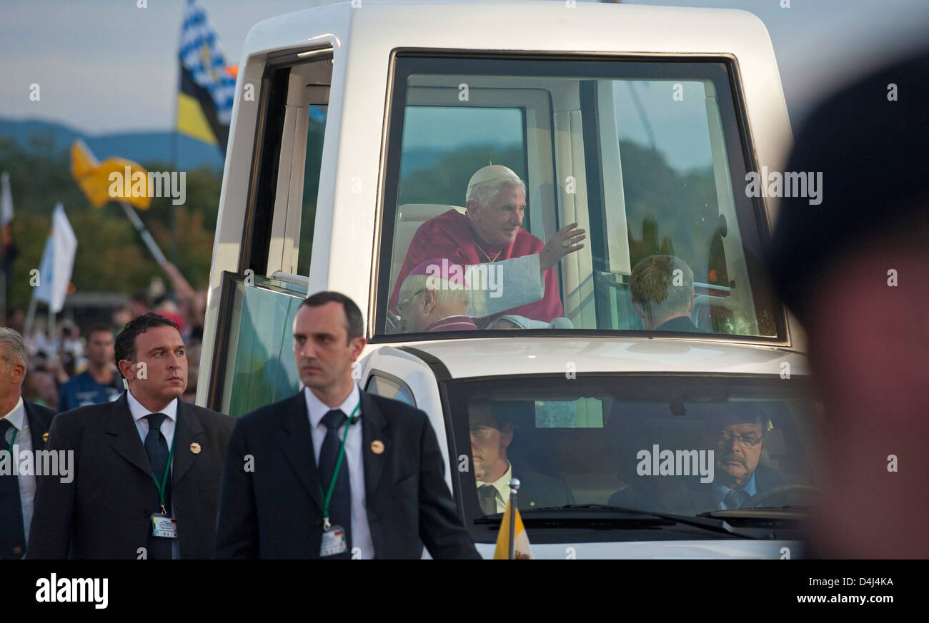 Fribourg, Allemagne, le Pape Benoît XVI sur la convention centre pour la jeunesse Banque D'Images