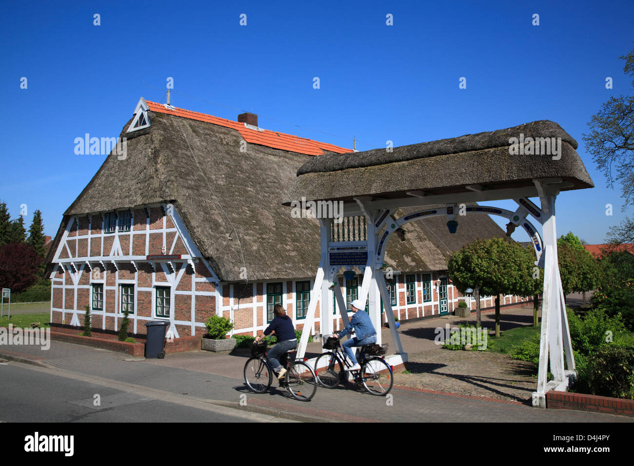 Altes Land, Verden an der Luehe, portique traditionnel à une vieille ferme Banque D'Images