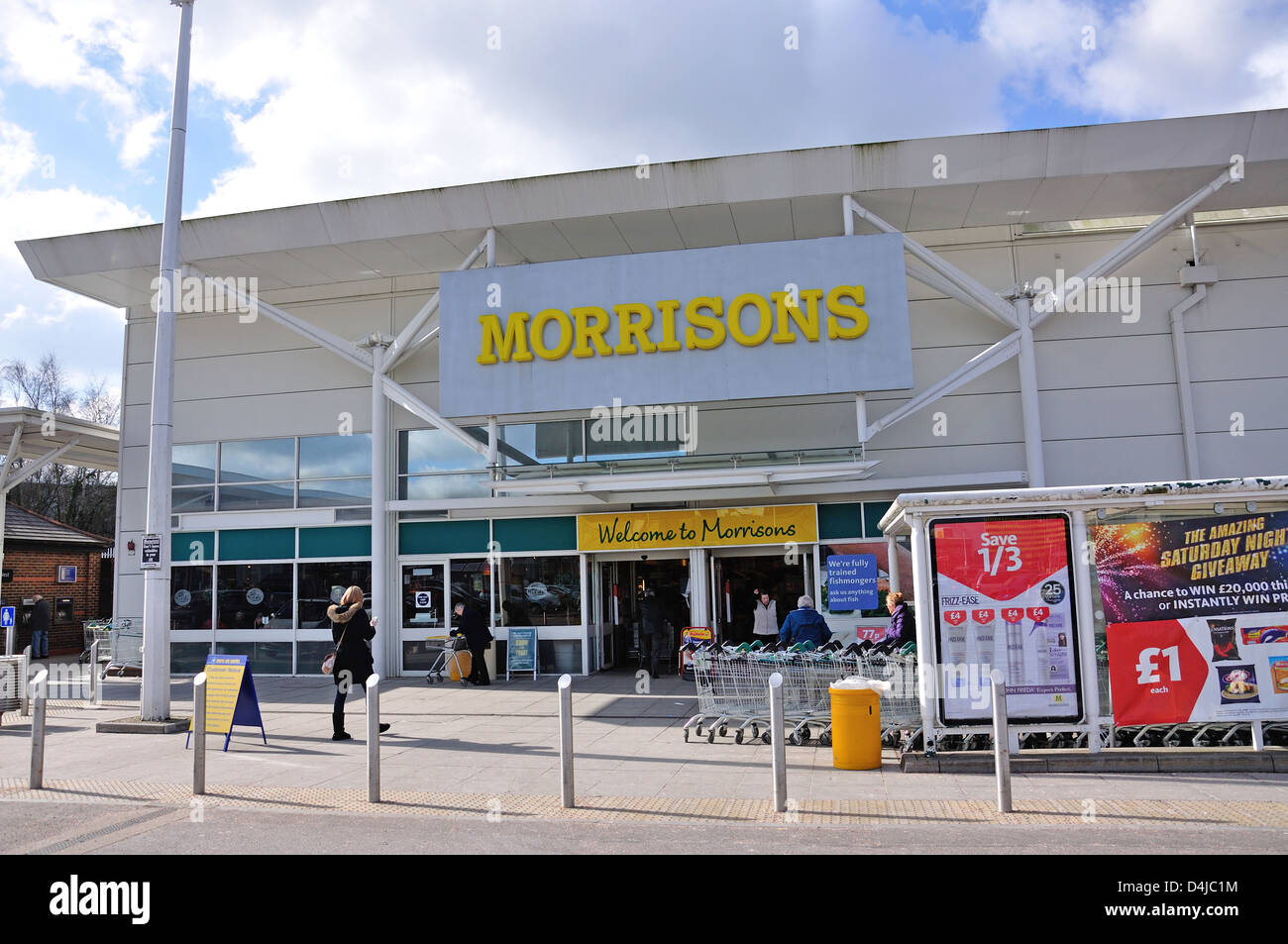Supermarché Morrisons, la Peel Centre, Lésiné Hill, Bracknell, Berkshire, Angleterre, Royaume-Uni Banque D'Images