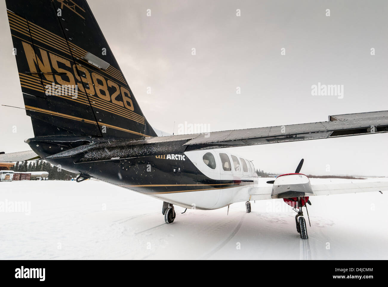 L'intérieur PA-31-350 Navajo sur le terrain en avion Coldfoot, en Alaska. Banque D'Images