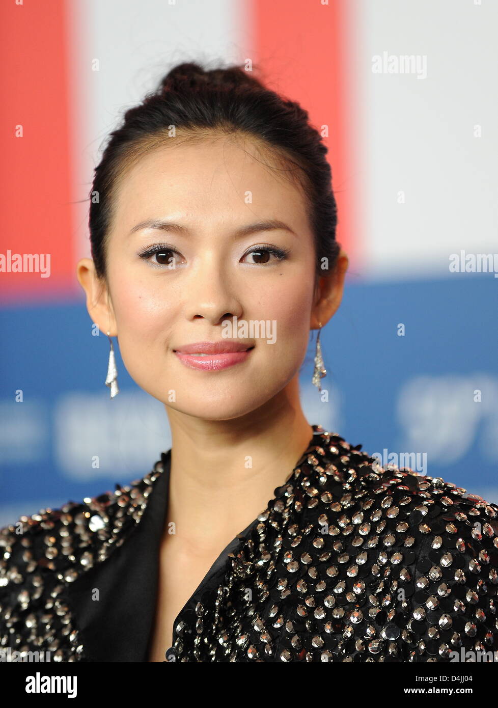 L'actrice chinoise Zhang Ziyi assiste à la conférence de presse sur le film ?Pour Toujours fasciné ? À la 59e Festival International du Film de Berlin à Berlin, Allemagne, 10 février 2009. Le film est parmi les 18 films en compétition pour l'argent et de récompenses Ours d'or à la 59e Berlinale. Les gagnants seront annoncés le 14 février. Photo : Joerg Carstensen Banque D'Images