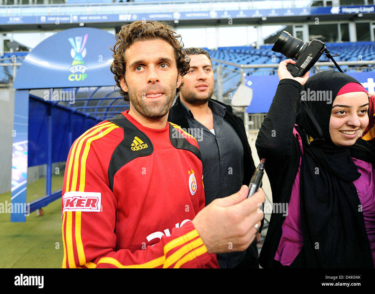 Galatasaray Istanbul. player Lincoln arrive pour une séance de formation à l'HSH Nordbank Arena de Hambourg, Allemagne, 11 mars 2009. Photo : Marcus Brandt Banque D'Images