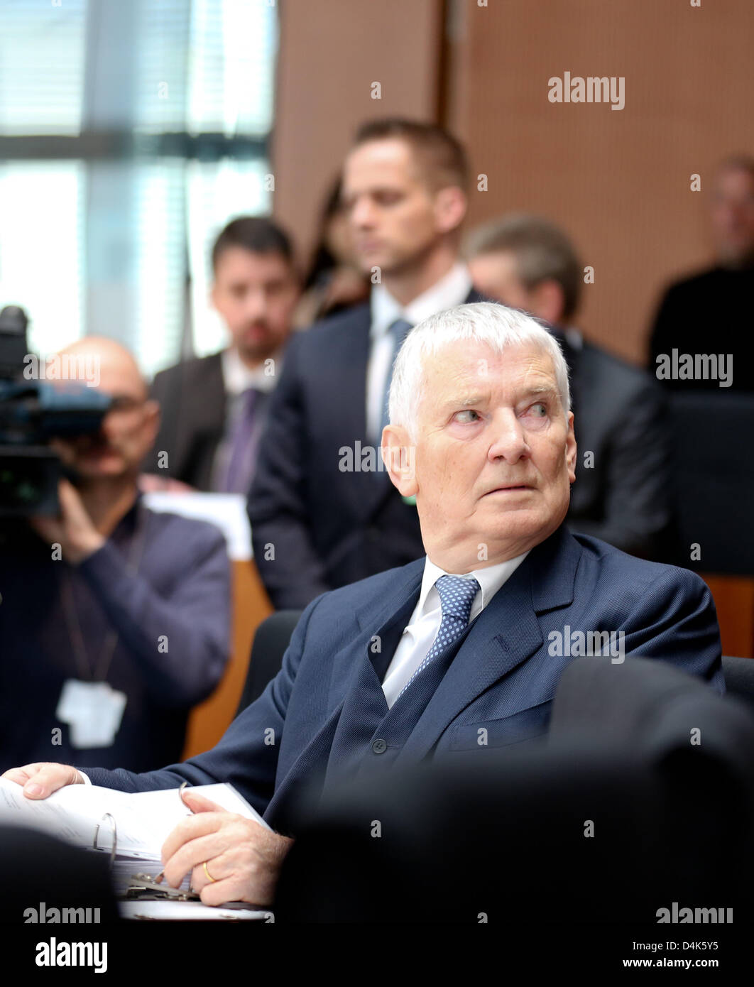 L'ancien ministre fédéral de l'Intérieur, Otto Schily est représenté à la commission d'enquête néo-nazi du Bundestag dans la Paul-Löbe-Haus de Berlin, Allemagne, le 15 mars 2013. Photo : Kay Nietfeld Banque D'Images