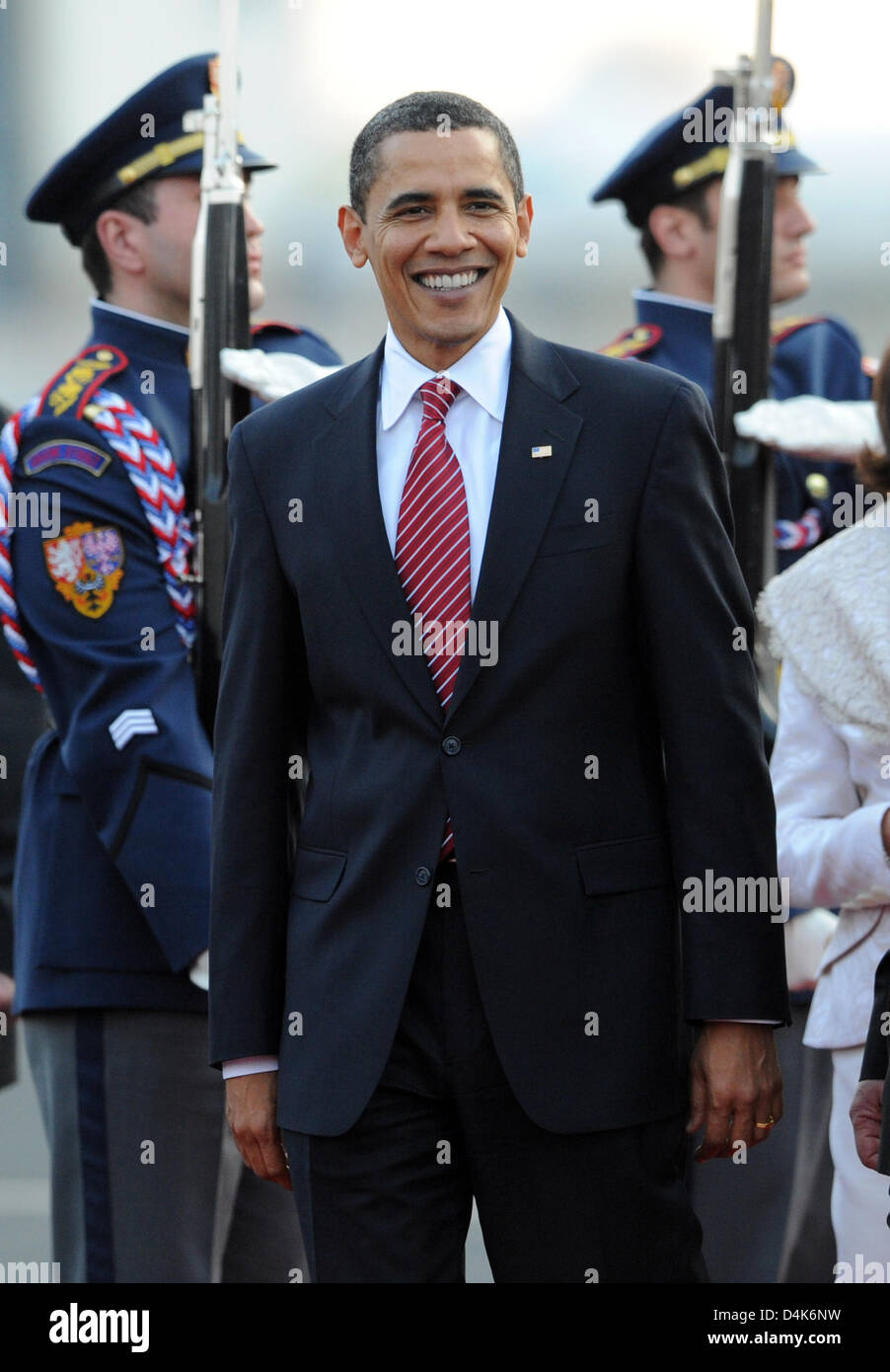 Le président des États-Unis, Barack Obama arrive à Prague, en République tchèque, 04 avril 2009. Le sommet UE-États-Unis est tenue le 05 avril. Photo : Ralf Hirschberger Banque D'Images