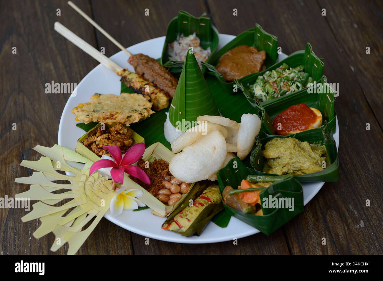 L'INDONÉSIE, Bali, Ubud, plat traditionnel dans un restaurant Banque D'Images