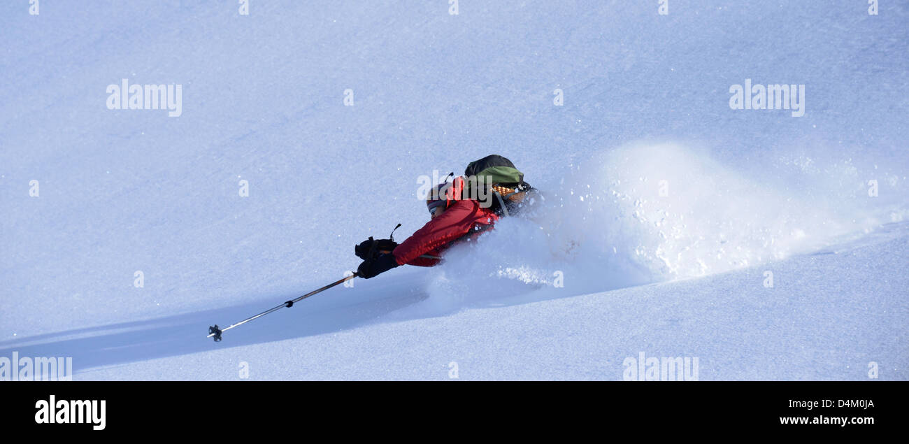 À propos de skieur pour faire un faceplant, bassin de l'anéroïde, montagnes Wallowa, Oregon. Banque D'Images