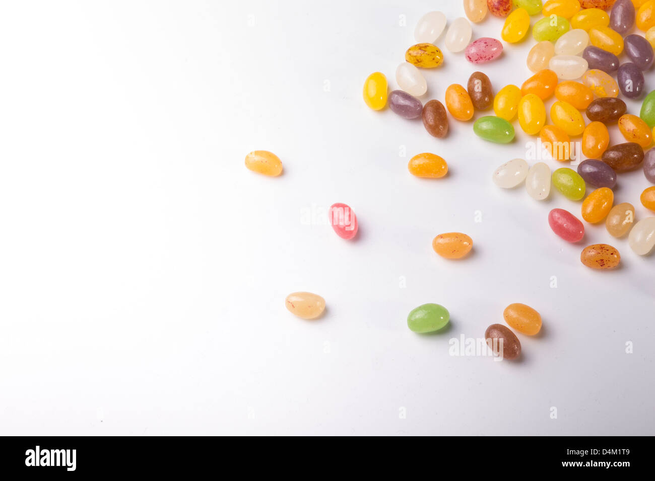 Jelly Beans sur fond blanc Banque D'Images