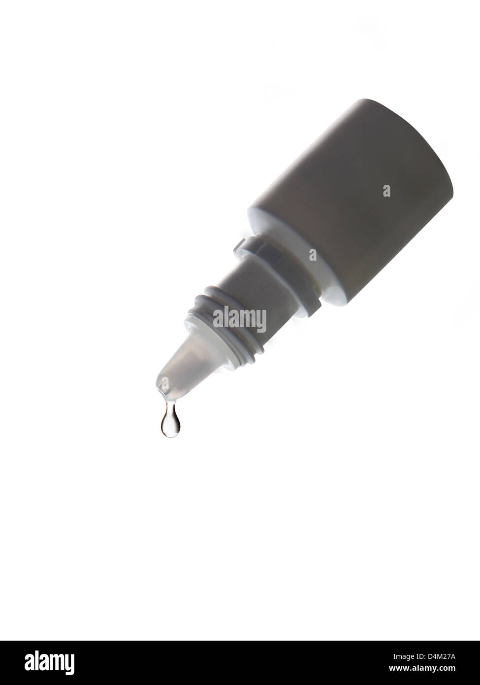 Flacon de médicaments avec compte-gouttes isolé sur fond blanc. Banque D'Images