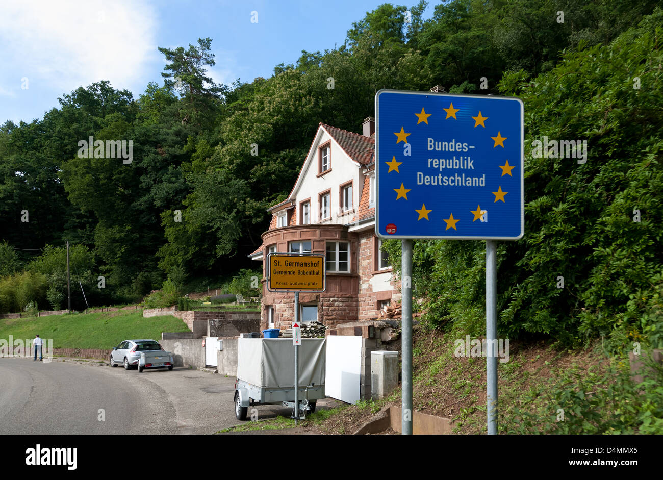 Ville Saint Germanshof signe et la frontière entre la France et l'Allemagne Banque D'Images