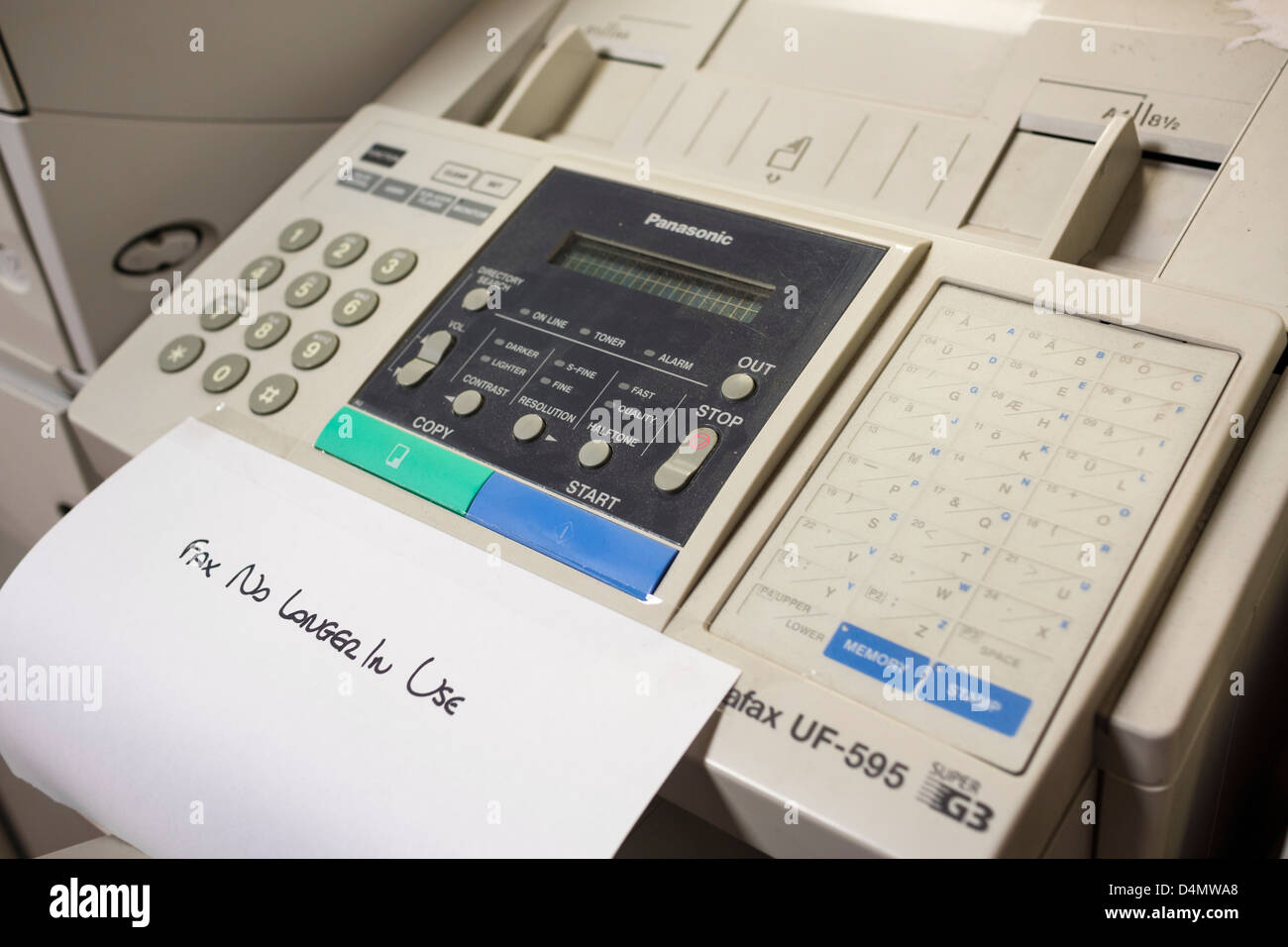Fax machine Banque de photographies et d'images à haute résolution - Alamy