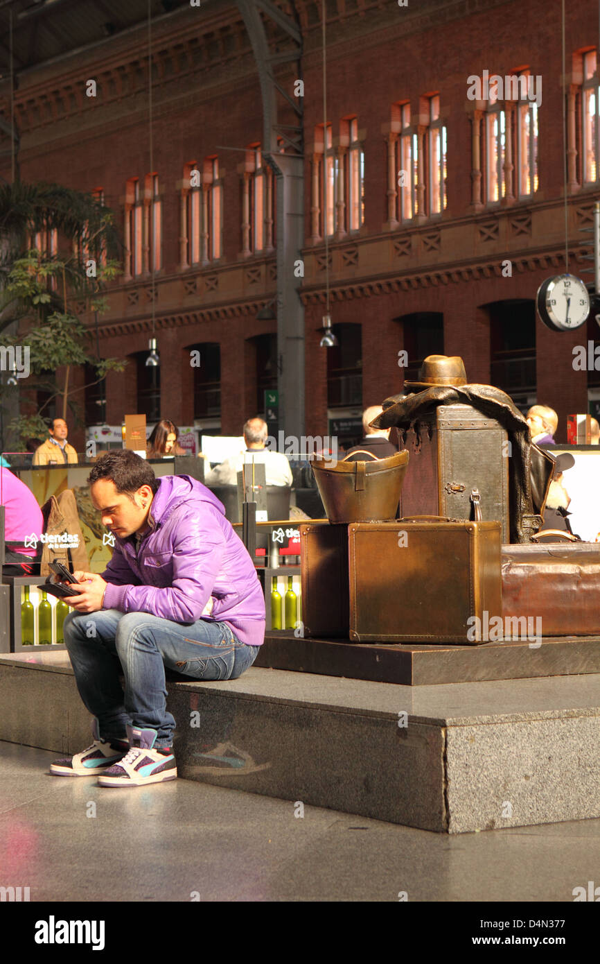 La gare Atocha de Madrid en attente d'agrément statue d'assurance Espagne Banque D'Images