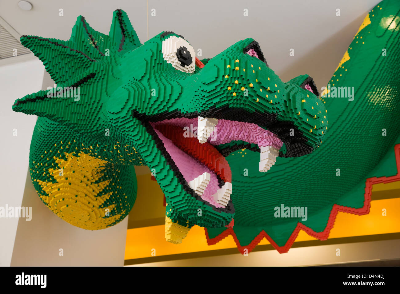 Lego Lego dragon dans la boutique à New York Banque D'Images