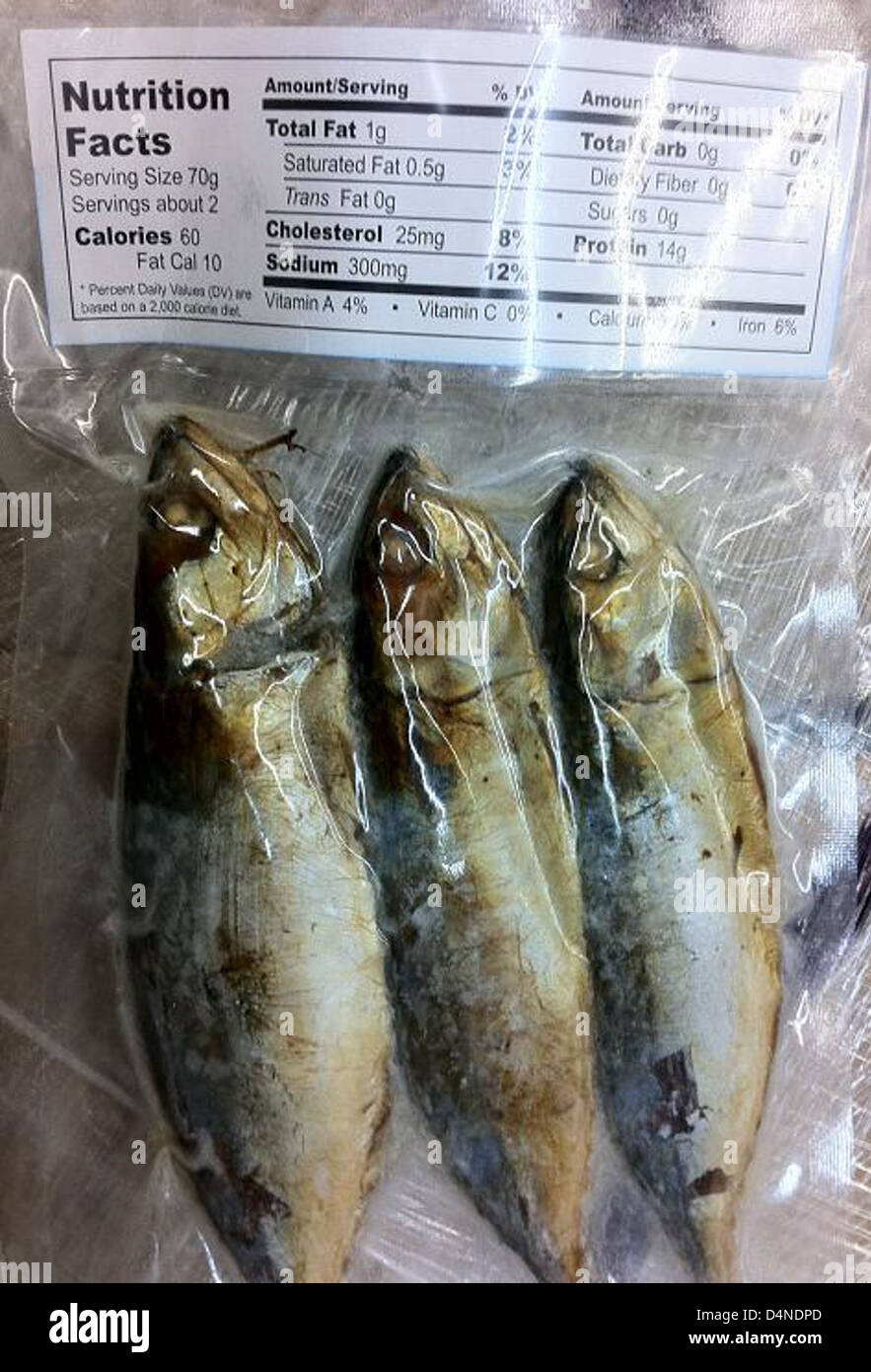 Pangasinan Foremost Foods International a rappelé des produits de la mer fumés en raison d'une contamination possible. Les produits concernés doivent être retournés au magasin pour un remboursement complet. Banque D'Images