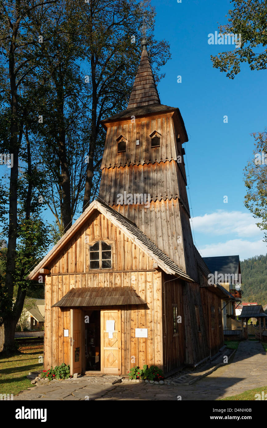 L'église catholique romaine de Sainte Catherine en bois en Sromowce Nizne Malopolska,, en Pologne. Banque D'Images