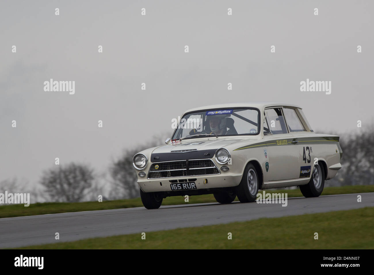 17.03.2013 Donington Park Derby en Angleterre. Sports Car Club historique 80e anniversaire de la réunion. Historique ByBx Touring Car Championship. # 43 - James Clark Ford Cortina Lotus Banque D'Images