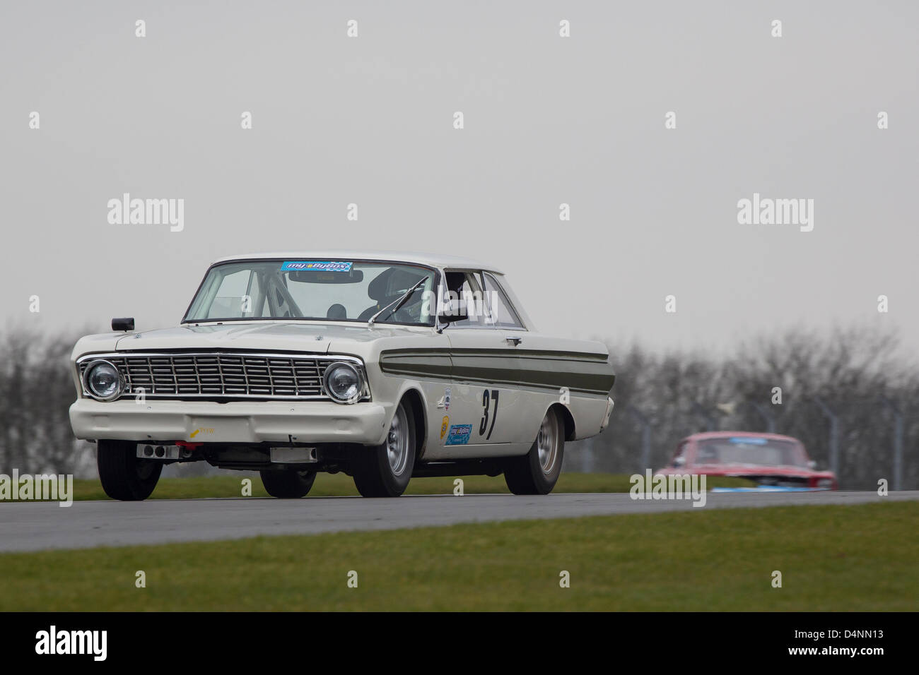 17.03.2013 Donington Park Derby en Angleterre. Sports Car Club historique 80e anniversaire de la réunion. Historique ByBx Touring Car Championship. # 37 Mike Gardiner - Ford Falcon Banque D'Images