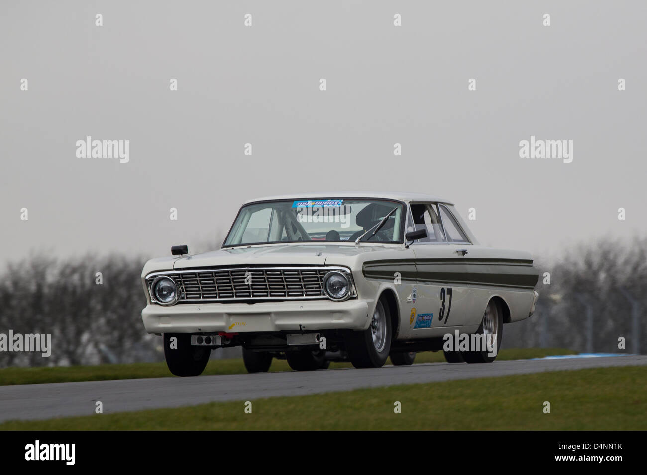 17.03.2013 Donington Park Derby en Angleterre. Sports Car Club historique 80e anniversaire de la réunion. Historique ByBx Touring Car Championship. # 37 Mike Gardiner - Ford Falcon Banque D'Images