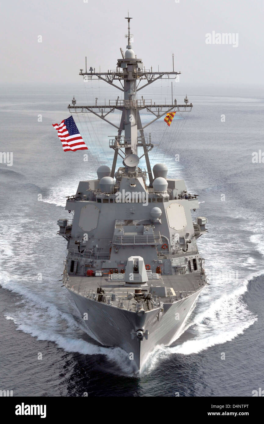 Les missiles de l'US Navy destroyer USS Jason Dunham 14 mars 2013 d'exploitation dans la mer d'Oman à l'appui de la guerre d'Afghanistan. Banque D'Images