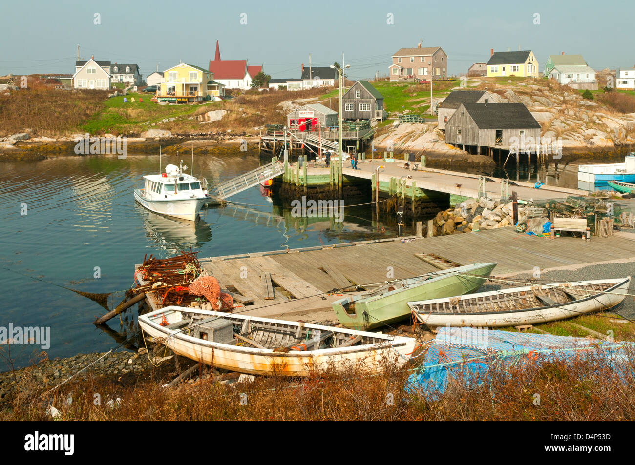 Réflexions du port à Peggy's Cove, Nova Scotia, Canada Banque D'Images