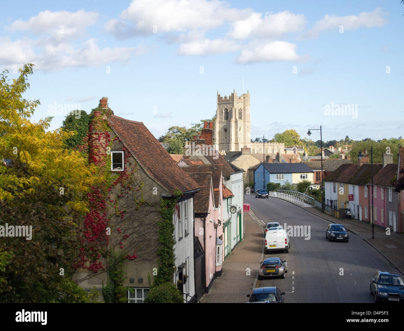 Une vue de Ballingdon, rue menant à Sudbury, Suffolk, Angleterre. Banque D'Images