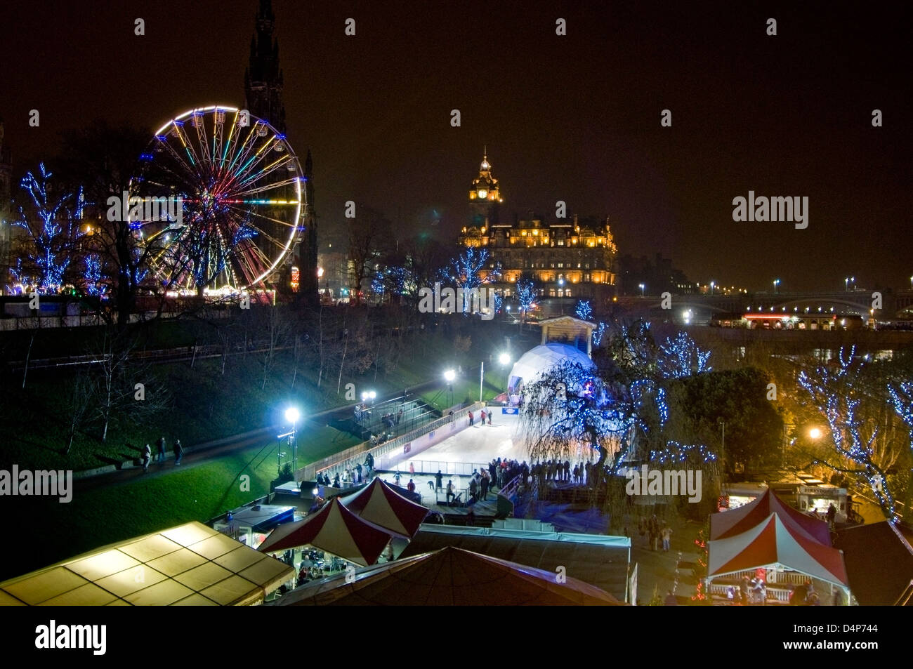 Hogmanay à Princes Street Gardens la nuit Banque D'Images