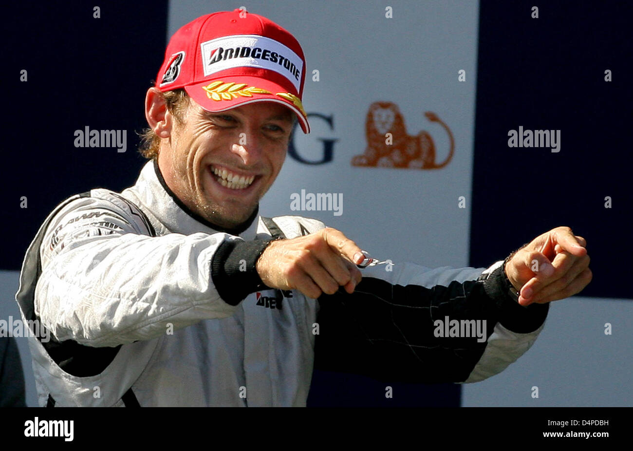 Pilote de Formule 1 britannique Jenson Button de Brawn GP célèbre sur le podium après avoir remporté le Grand Prix de Formule 1 de la Turquie à Istanbul circuit Otodrom à Istanbul, Turquie, 07 juin 2009. Photo : Jan Woitas Banque D'Images