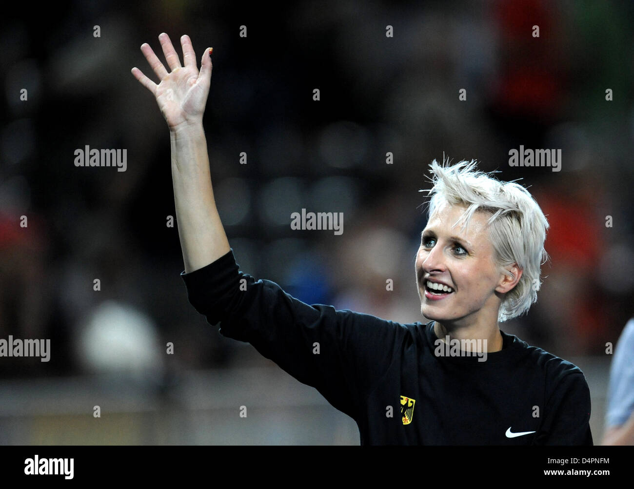 L'Allemagne ?s Ariane Friedrich cheers au cours de la finale du saut en hauteur à la 12ème es Championnats du monde d'athlétisme de Berlin 2009 à Berlin, Allemagne, 20 août 2009. Photo : Bernd Thissen Banque D'Images