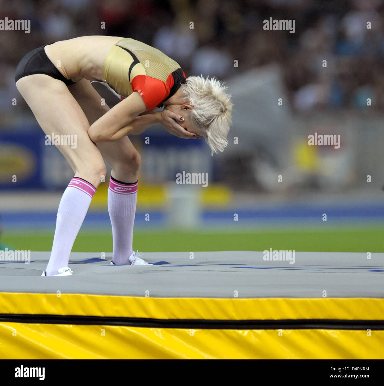 Athlète allemande Ariane Friedrich, représenté à la finale du saut en hauteur à la 12ème es Championnats du monde d'athlétisme, Berlin, Allemagne, 20 août 2009. Photo : Hannibal Banque D'Images