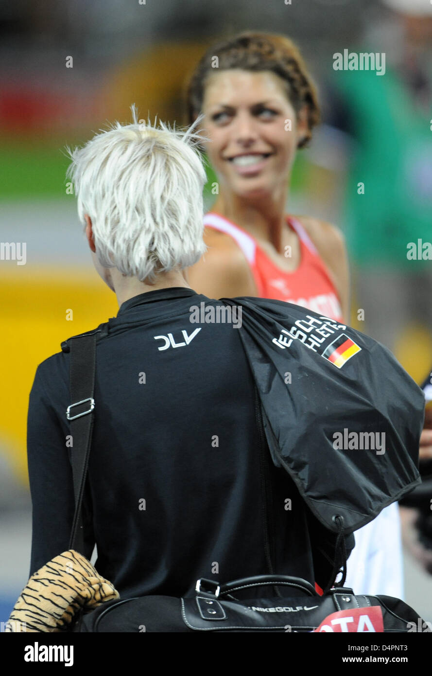 Ariane Friedrich de Allemagne et Blanka Vlasic vainqueur de la Croatie (L), représenté à la finale du saut en hauteur à la 12ème es Championnats du monde d'athlétisme, Berlin, Allemagne, 20 août 2009. Photo : Bernd Thissen Banque D'Images