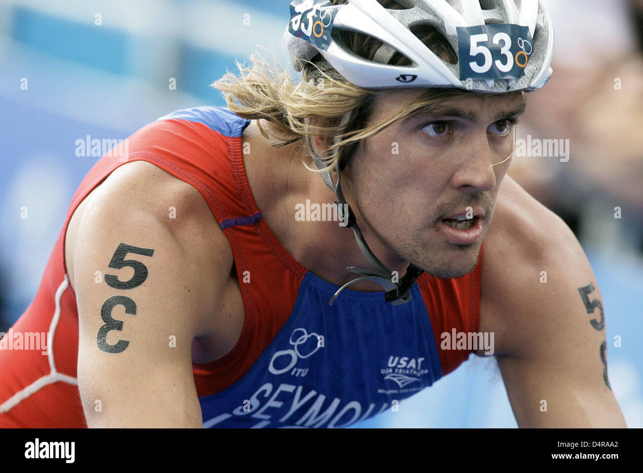 USA ?s Matthew Seymour cycles pendant l'événement de série de championnat du monde ITU à Hambourg, Allemagne, 26 juillet 2009. Photo : Bodo Marks Banque D'Images