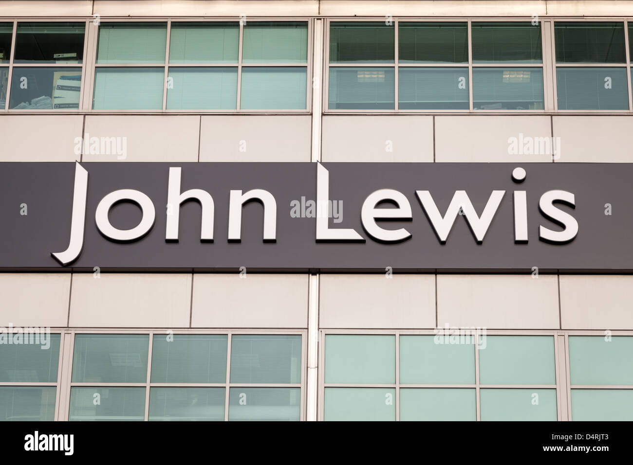 Une vue générale de la John Lewis logo au centre commercial West Quay à Southampton - prises de Harbour Parade Banque D'Images