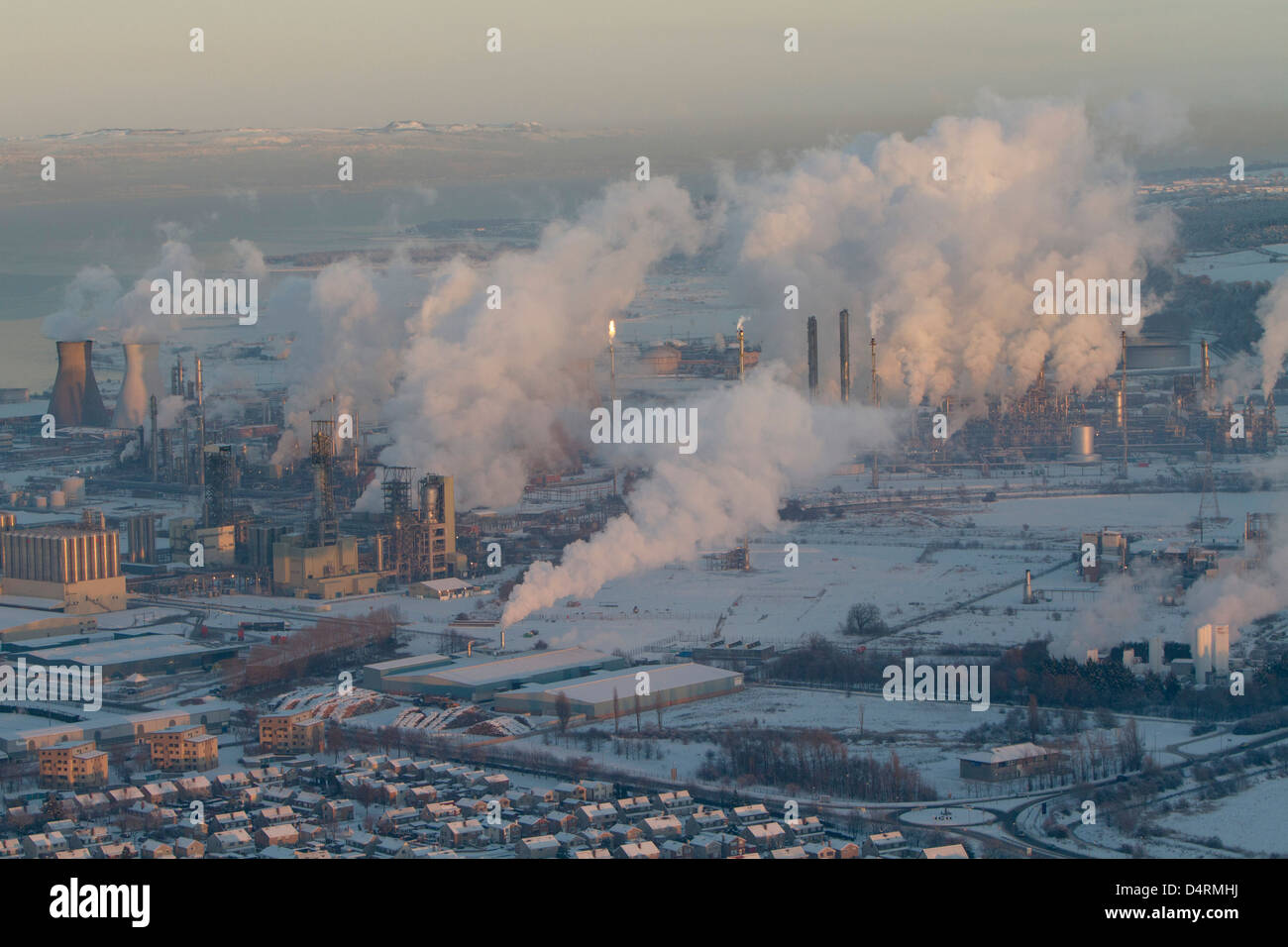 Vue à la raffinerie de Grangemouth au complexe sur le Firth of Forth. Banque D'Images