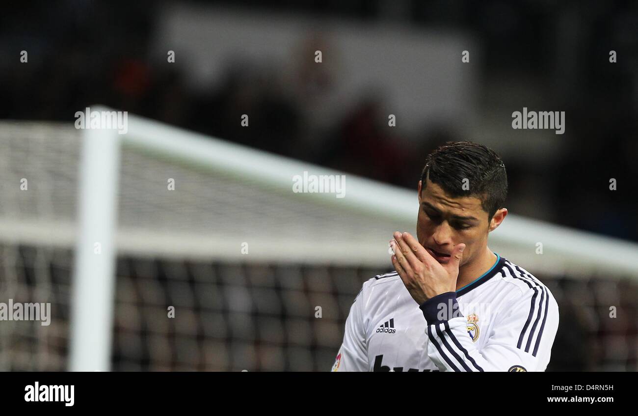 Le Real Madrid Cristiano Ronaldo réagit au cours de la Primera Division espagnole match de football entre le Real Madrid et le RCD Majorque à Santiago Bernabeu à Madrid, Espagne, 16 mars 2013. Madrid a gagné 5:2. Photo : Fabian Stratenschulte/dpa Banque D'Images
