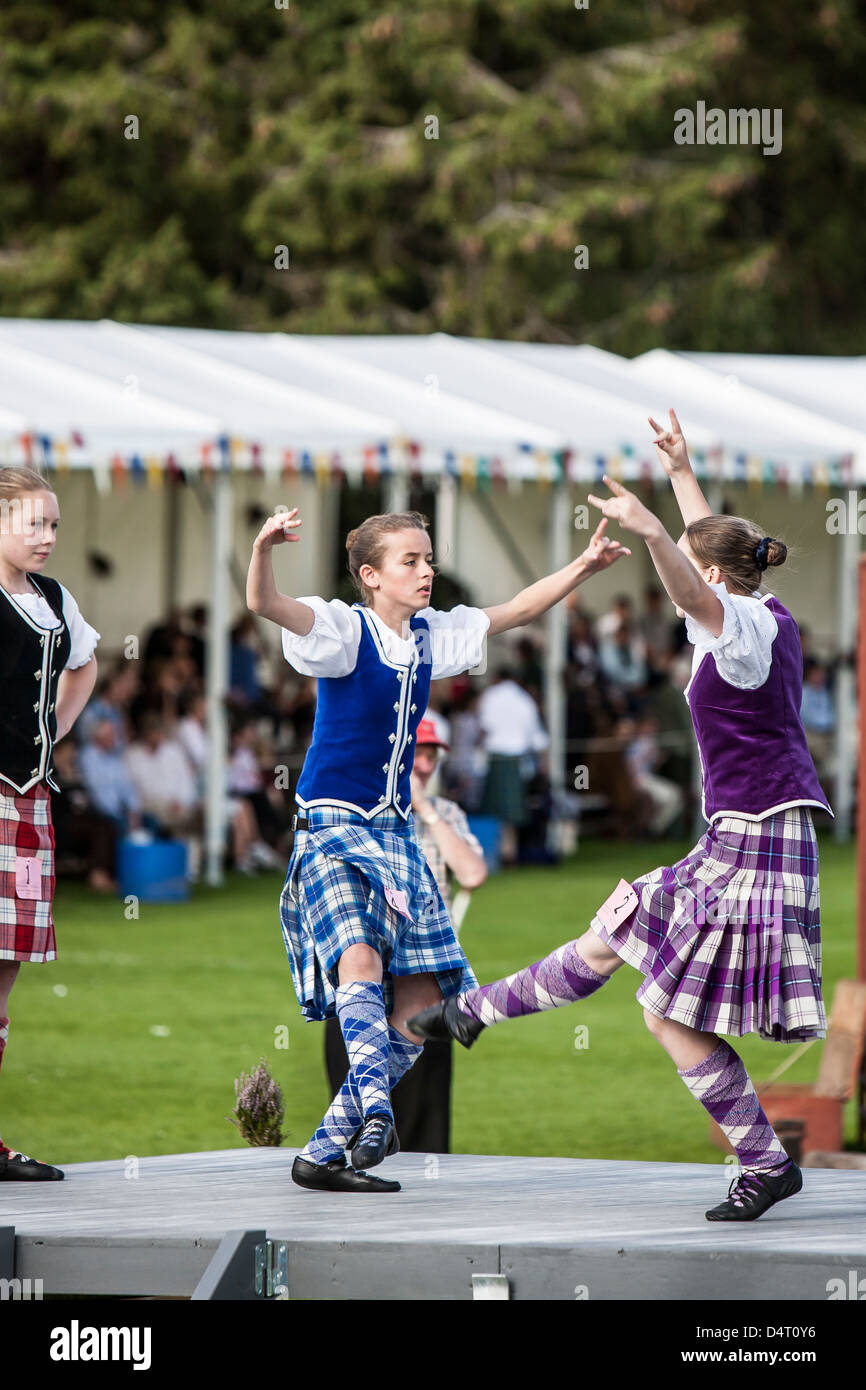 Danseurs écossais à la Lonach Highland Games à Aberdeenshire, Ecosse Banque D'Images