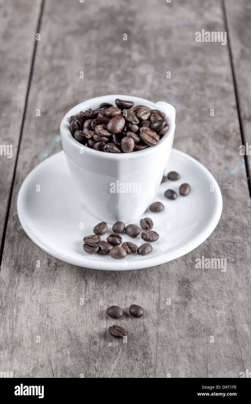 Dans les grains de café espresso cup Banque D'Images