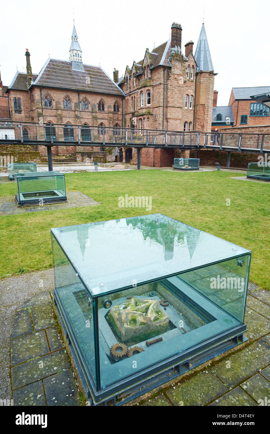 Jardins du prieuré de l'emplacement de la cathédrale d'origine Prieuré Ligne Coventry West Midlands UK Banque D'Images