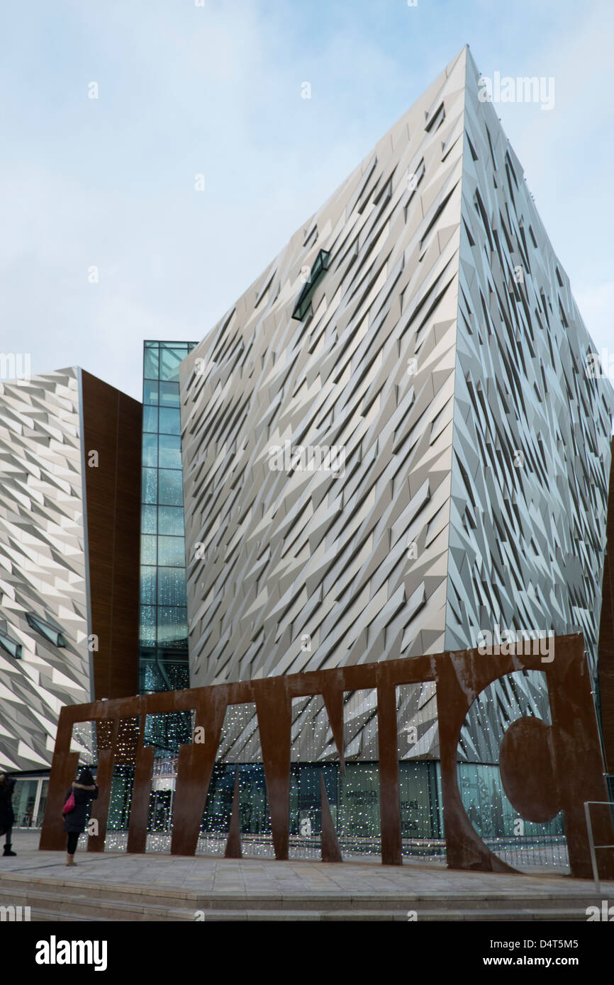 Une vue sur le musée du Titanic de Belfast. Banque D'Images