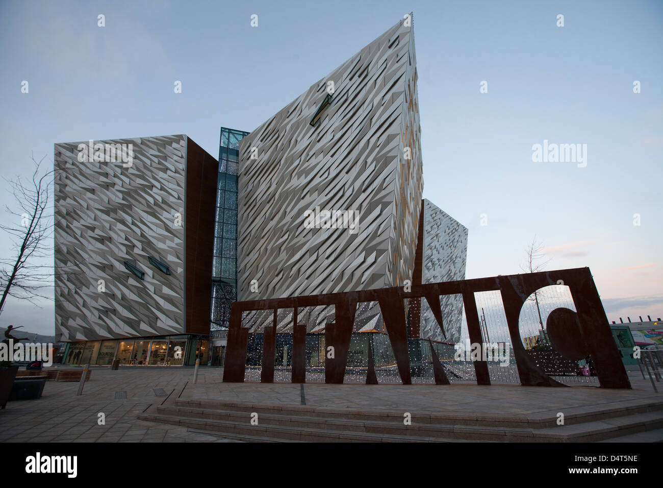 Une vue sur le musée du Titanic de Belfast. Banque D'Images