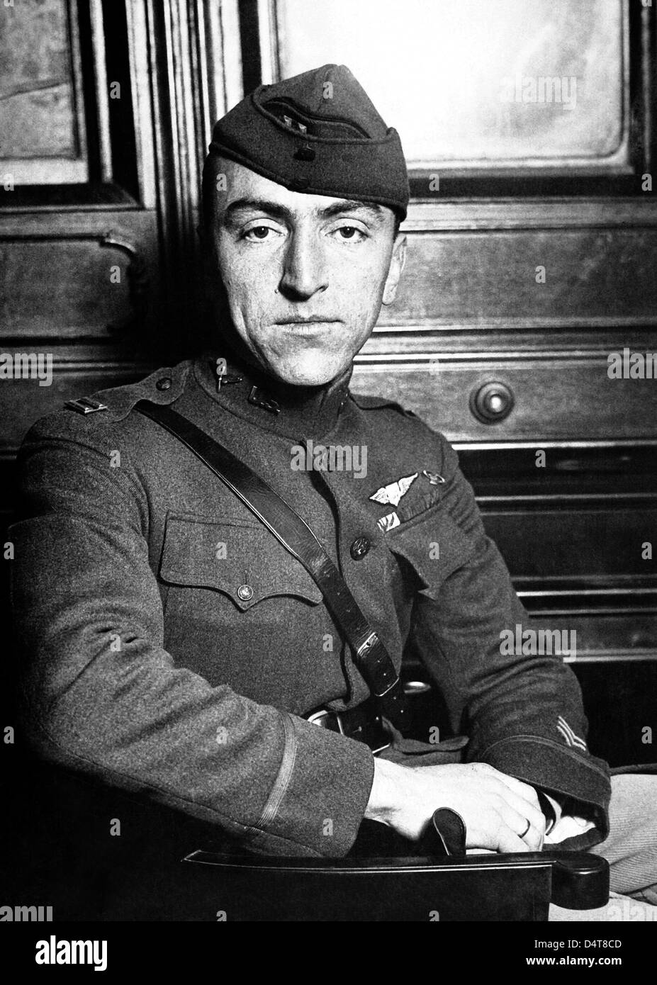 Vintage restaurés numériquement la Première Guerre mondiale, photo de Fighter Ace et récipiendaire de la médaille d'honneur, Eddie Rickenbacker. Banque D'Images