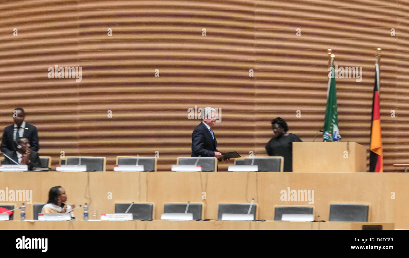 Addis Abeba, Ethiopie - 18 Mars : Le Président allemand Joachim Gauck a propos de livrer son discours au Conseil des Représentants permanents de l'UA à la Commission de l'Union africaine à Addis-Abeba, Ethiopie, le 18 mars 2013 Banque D'Images