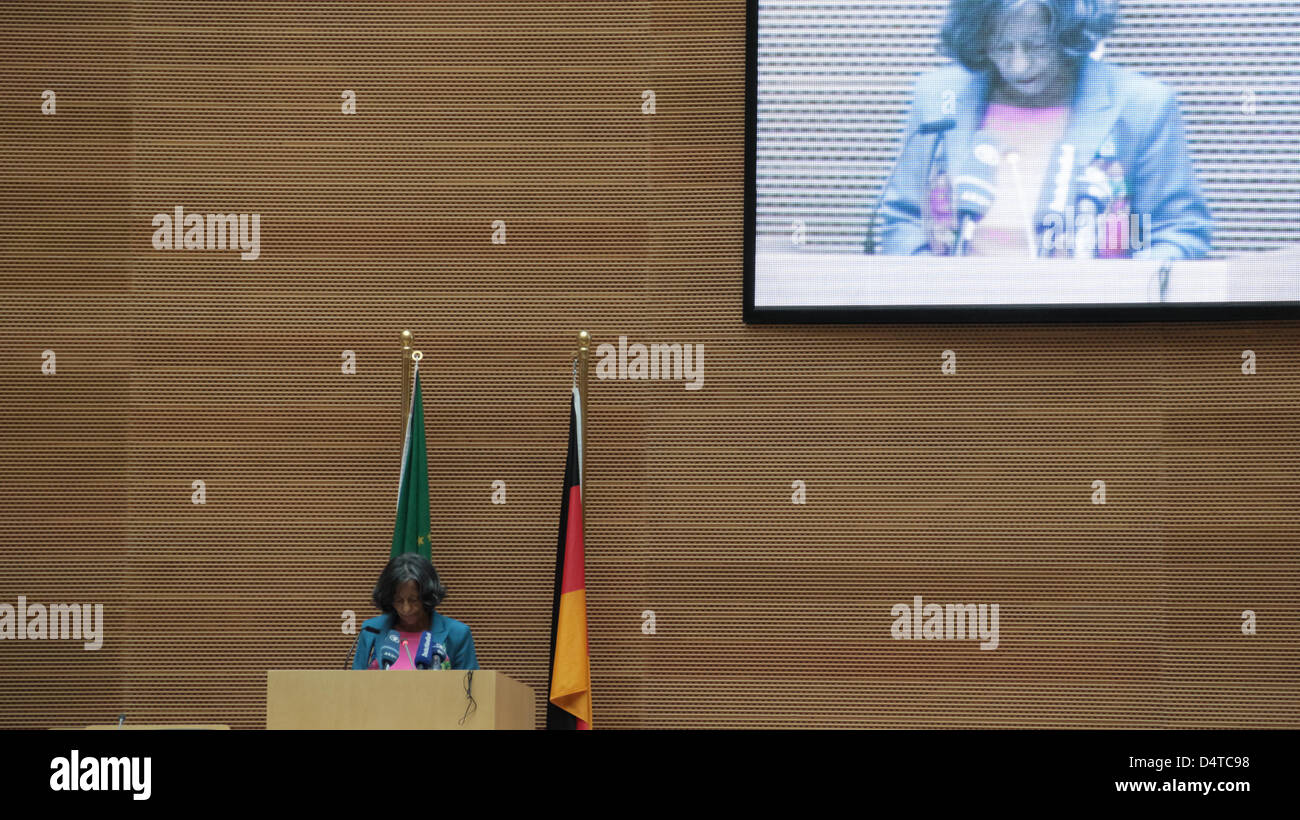 Addis Abeba, Ethiopie - 18 Mars : S.E. l'Ambassadeur Konjit Sene Giorgis, Président des Représentants permanents de l'UA, prononce son discours prononcé devant le Conseil des Représentants permanents de l'UA à Addis-Abeba, Ethiopie, le 18 mars 2013 Banque D'Images