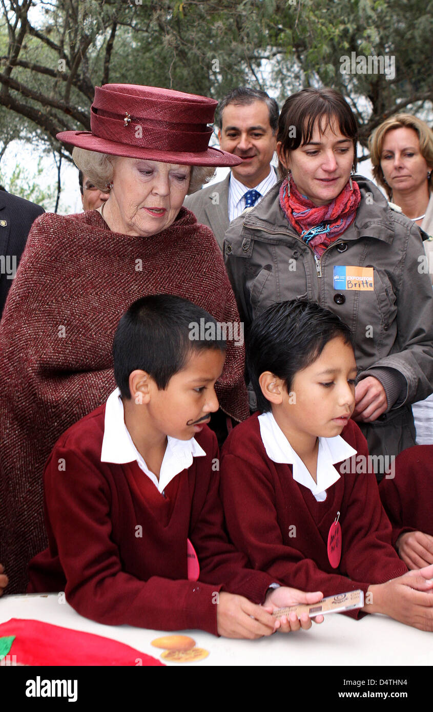 La Reine Beatrix des Pays-Bas Visite centre d'Cerecaly sur le troisième jour de la visite d'état royale néerlandaise à Mexico, Mexique, 05 novembre 2009. Les Royals néerlandais sont au Mexique du 03 au 06 novembre 2009. Photo : Albert Philip van der Werf (Pays-Bas) Banque D'Images